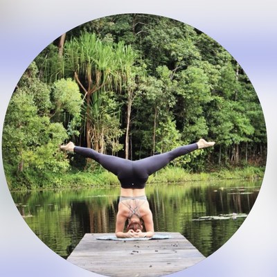 Caroline, Sports massage therapist, fitness trainer and yoga teacher